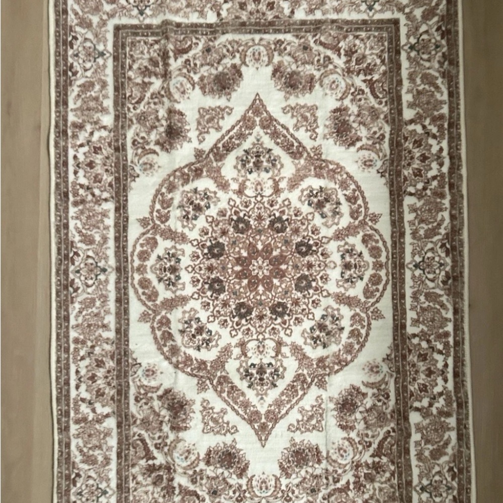 Elegant Brown and Cream Area Rug, door mat  2’ x 3’ washable, new!